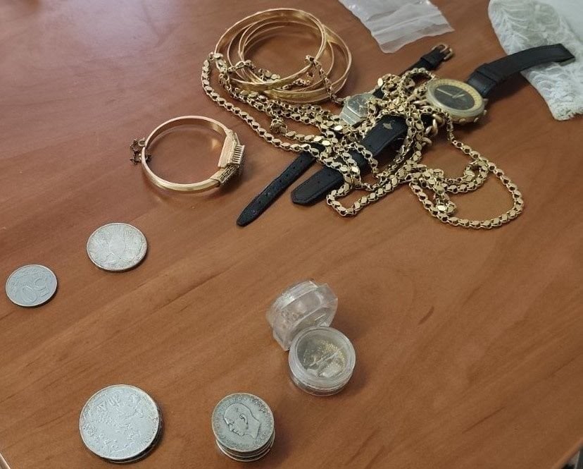 Σύλληψη ζευγαριού για κλοπή σε σπίτι στη Νίκαια