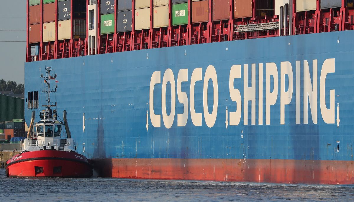 Πλοίο της Cosco με εμπορεύματα