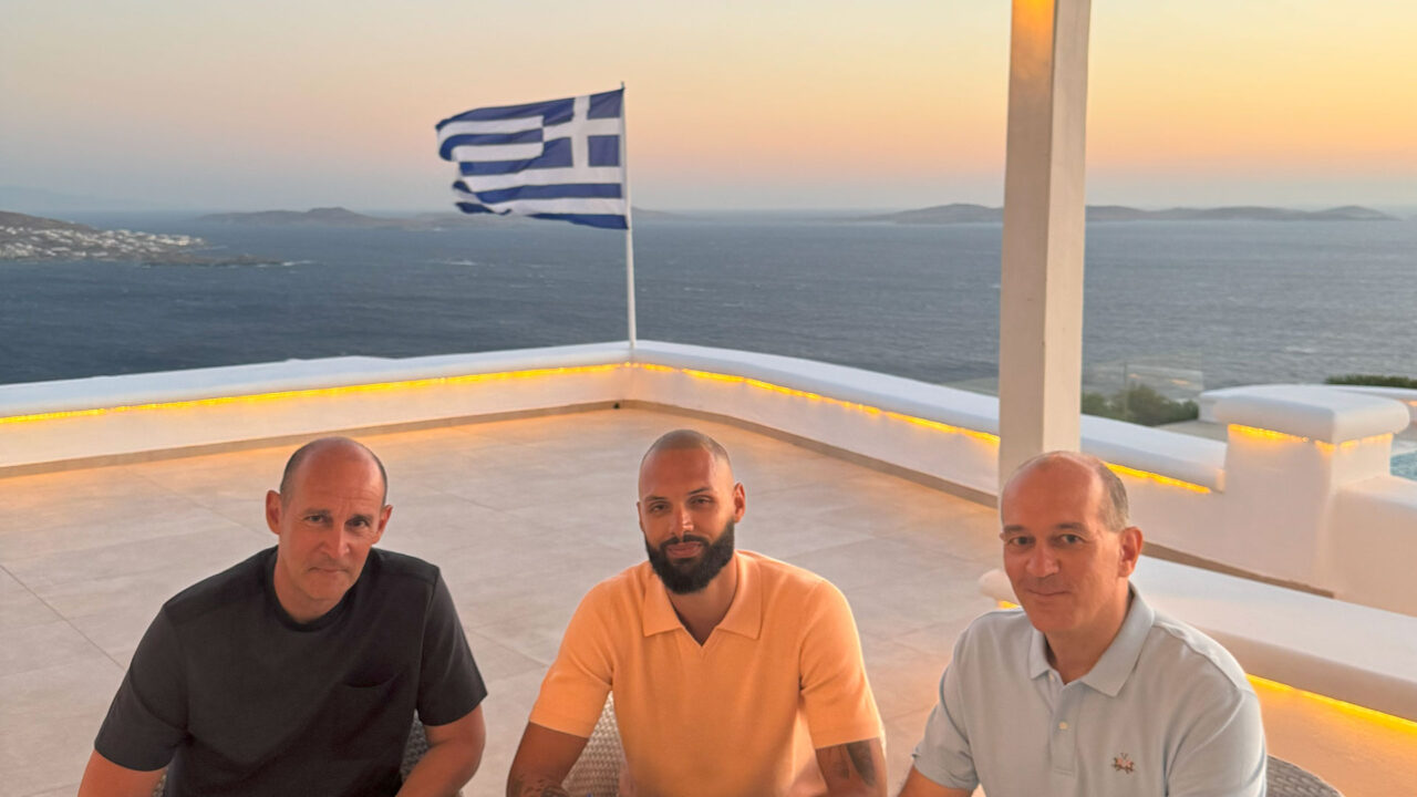 Μένει Πειραιά ο Φουρνιέ – Για τρία ακόμη χρόνια με τα ερυθρόλευκα!