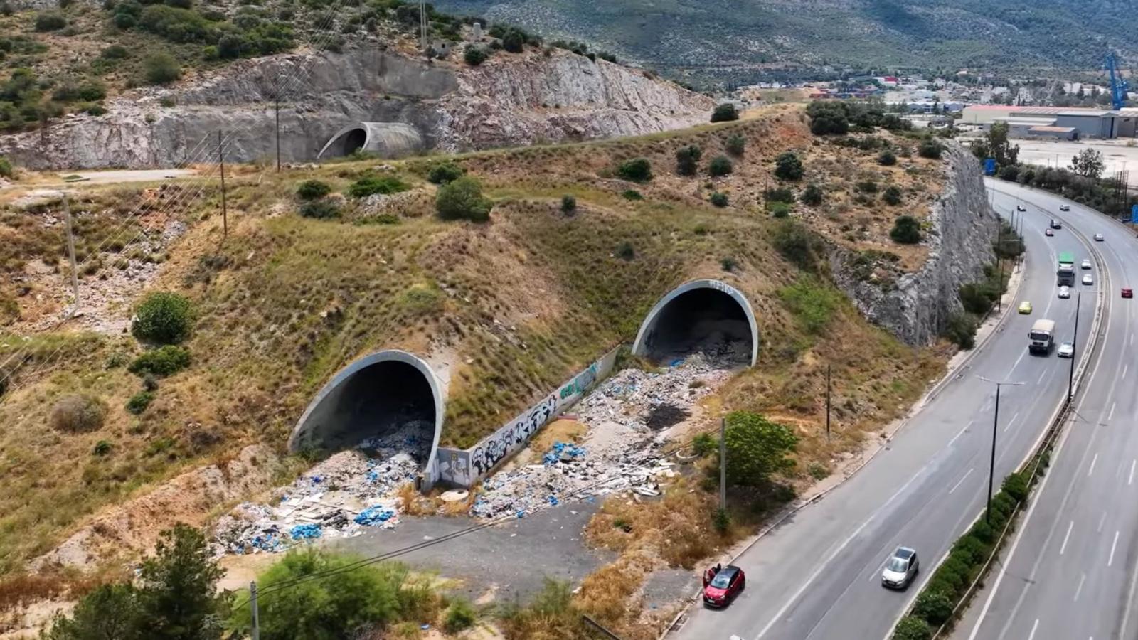 Τοποθεσία του τριπλού κόμβου Σκαραμαγκά με κυκλοφορία οχημάτων