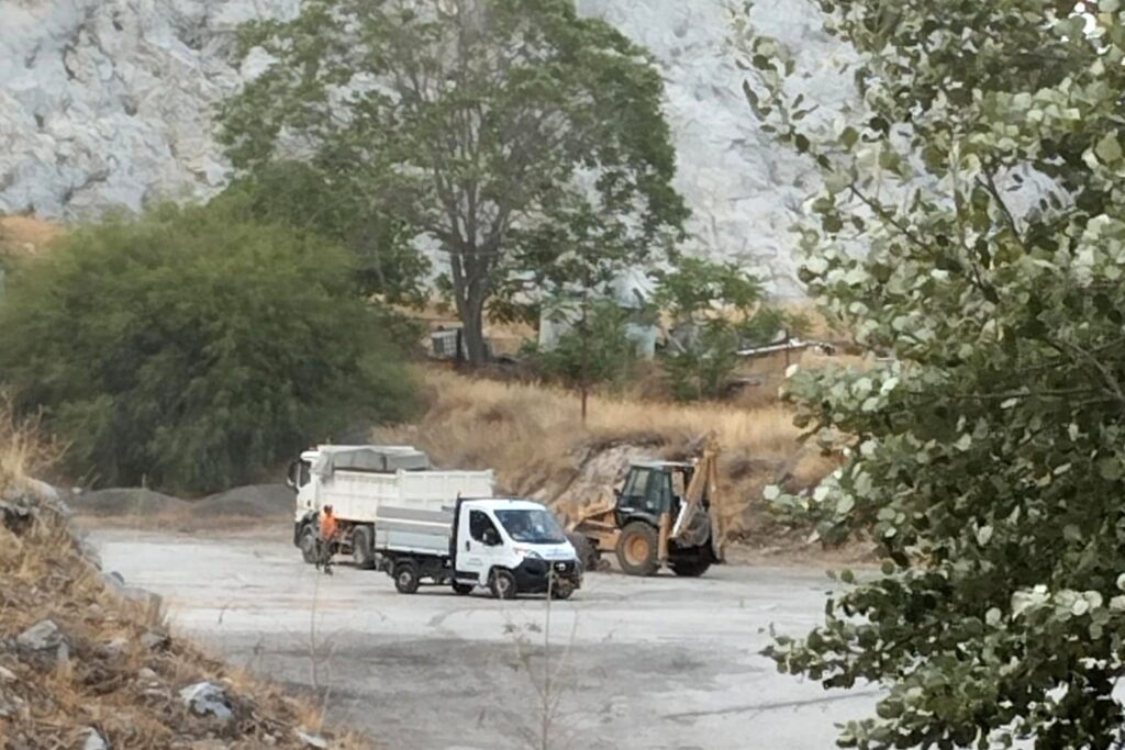 Καθαρισμός πρώην λατομείων Κορυδαλλού μετά από καταγγελία δημότη