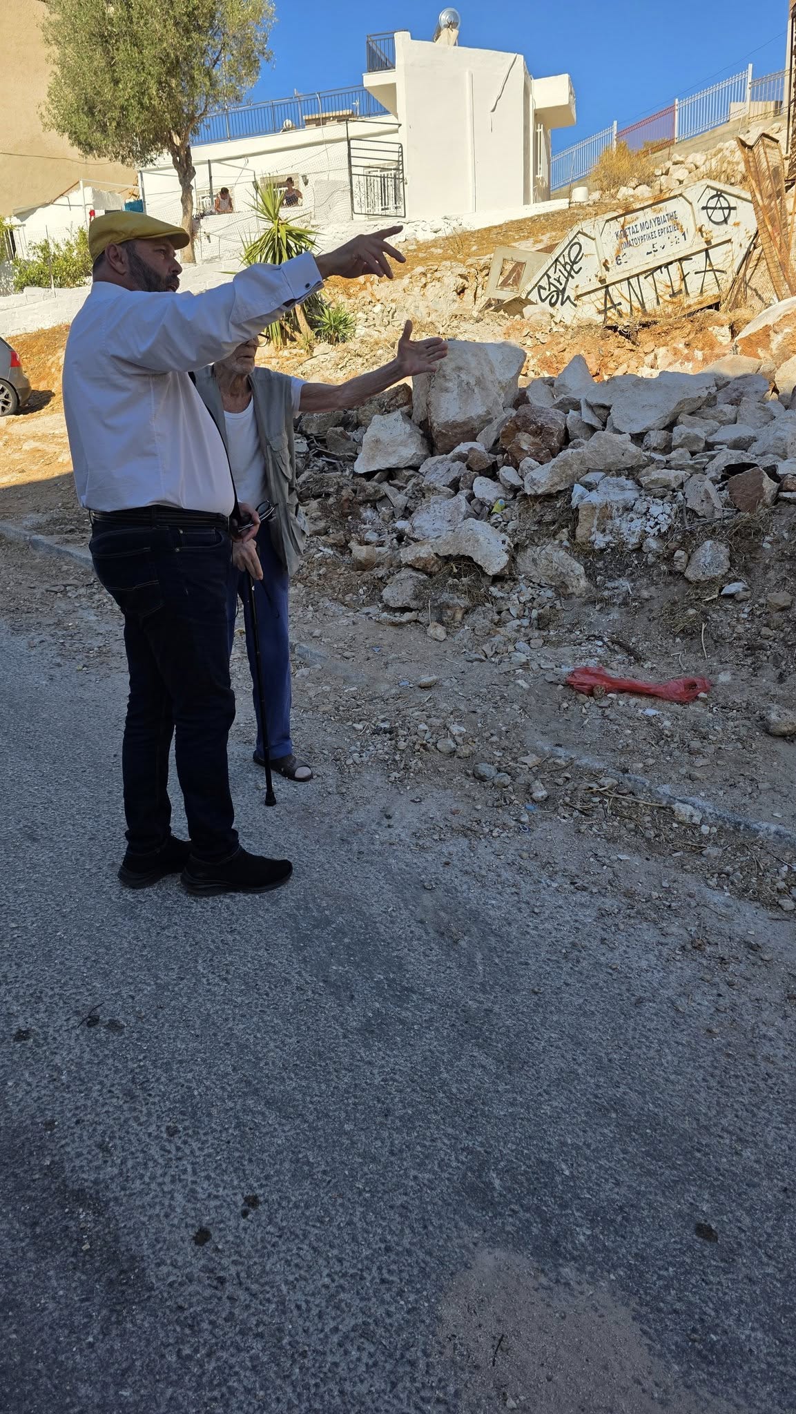 Εργασίες για νέο ανοιχτό πάρκινγκ στην περιοχή Μπλαζάκη, Άνω Πέραμα