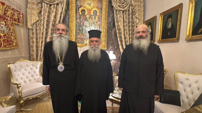 Αρχιεπίσκοπος Σινά Συμεών με τον Μητροπολίτη Πειραιώς Σεραφείμ