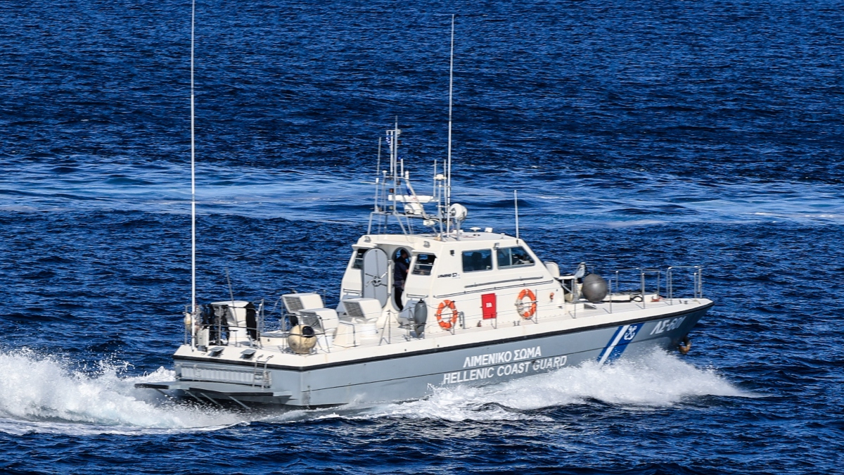 Φεριμπότ στο λιμάνι της Αίγινας, όπου τραυματίστηκε παιδί