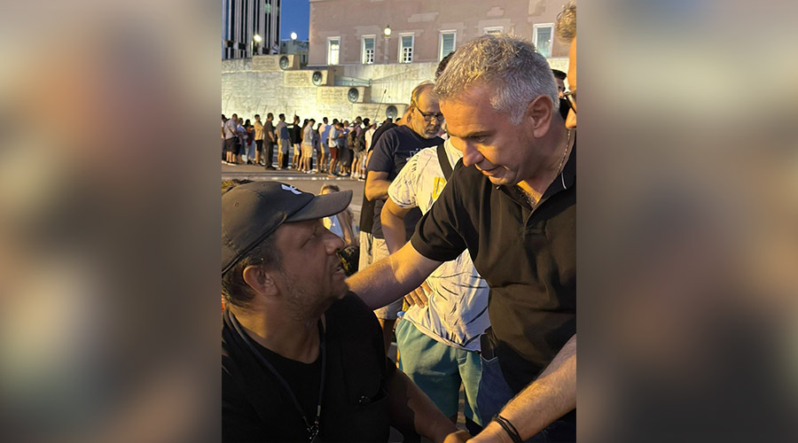Ο Δήμαρχος Νίκαιας-Αγ.Ι. Ρέντη Κωνσταντίνος Μαραγκάκης στο Γενικό Κρατικό Νοσοκομείο Νίκαιας, επισκέπτεται τον Πάνο Ρούτσι