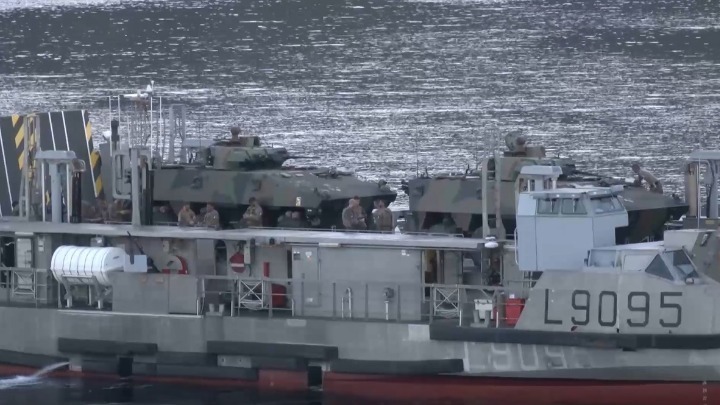 Πλοία του Πολεμικού Ναυτικού στο λιμάνι του Πειραιά για την 28η Οκτωβρίου