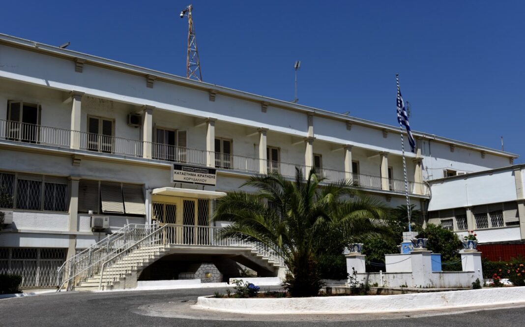 Drones στις φυλακές Κορυδαλλού – Καταγγελίες για ρίψη όπλων και ναρκωτικών