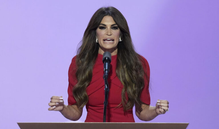 Αμερικανίδα πρέσβειρα Γκίλφοϊλ δηλώσεις για λιμάνι Πειραιά και κινεζική επιρροή