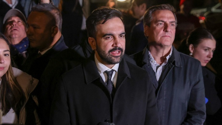 Ζοράν Μαμντάνι, νέος δήμαρχος Νέας Υόρκης, πανηγυρίζει τη νίκη του στο Μπρούκλιν