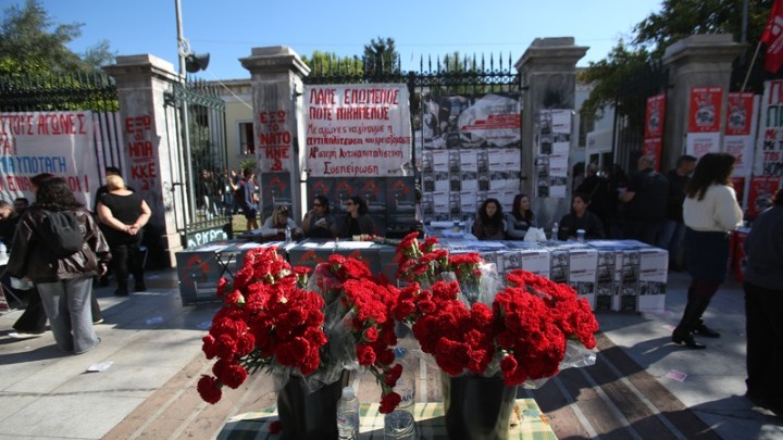 «Πολυτεχνείο 2025 – Πλήθος κόσμου στο ιστορικό συγκρότημα για την 52η επέτειο»