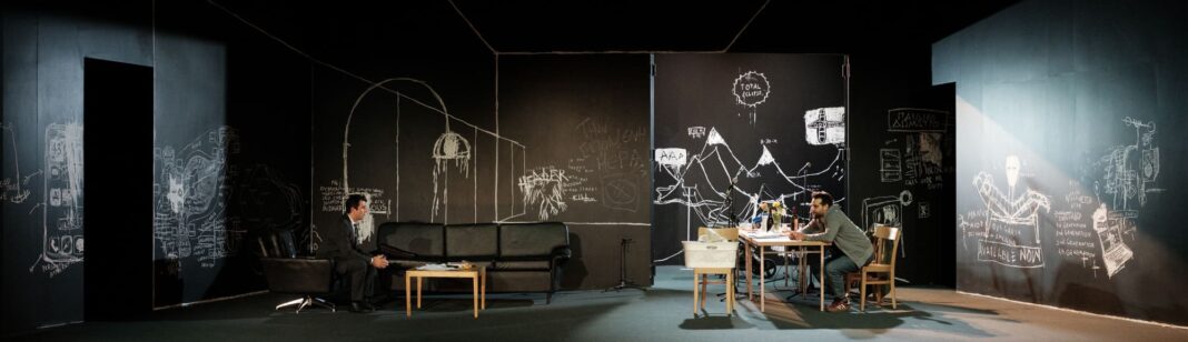 Παράσταση «Εχθρός του λαού» στο Θέατρο Κνωσός