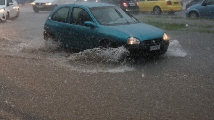 βλάβη αγωγού ύδρευσης Μάνδρα