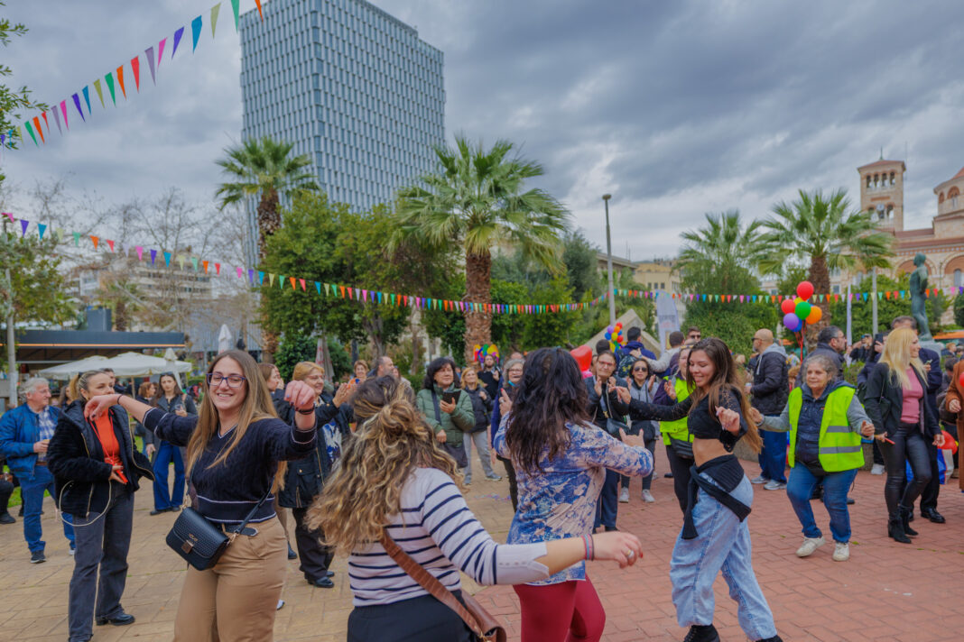 Τσικνοπέμπτη στον Πειραιά στον Τινάνειο Κήπο με μουσική και δωρεάν κεράσματα