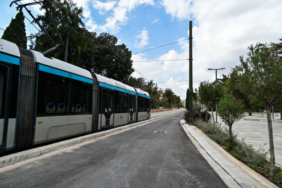 Νέα στάση τραμ Ακτή Ποσειδώνος στον Πειραιά – τερματικός σταθμός της Γραμμής 7