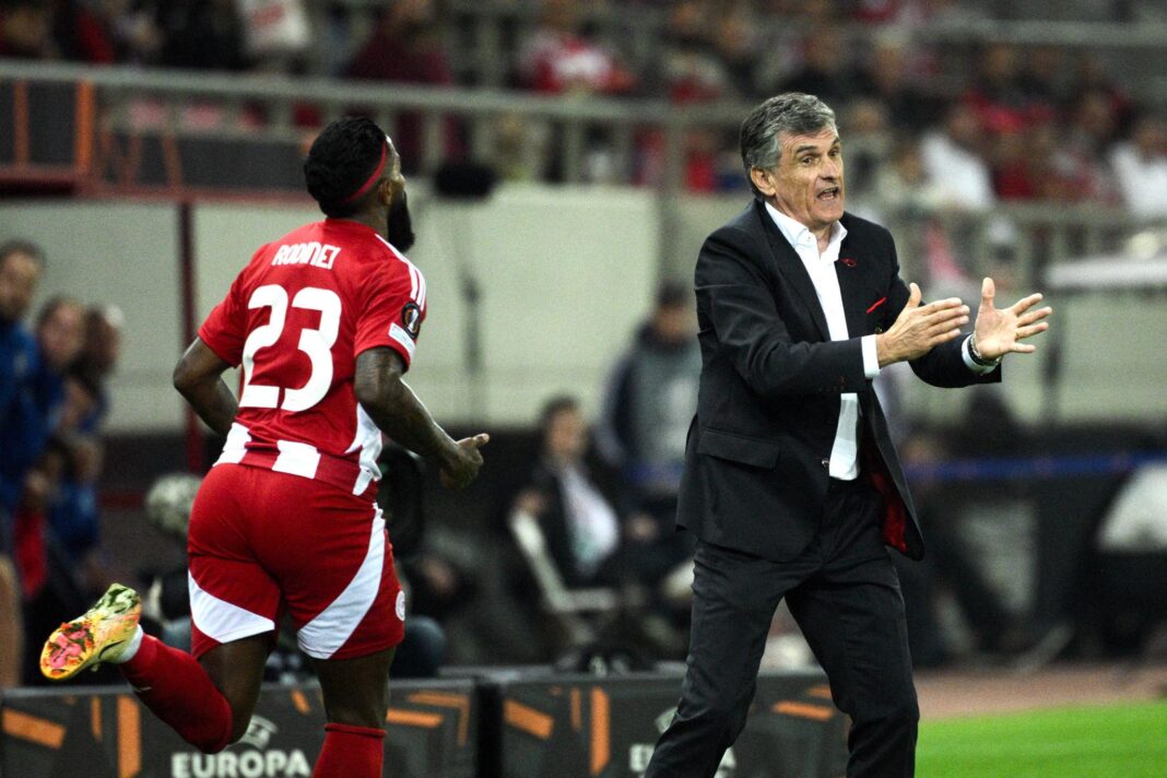 Παίκτες του Ολυμπιακού πριν από ευρωπαϊκό αγώνα