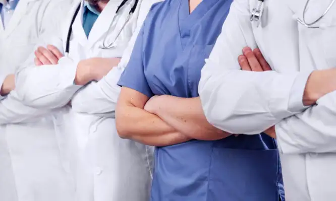 Νοσοκομειακοί γιατροί σε κινητοποίηση – στάση εργασίας της ΟΕΝΓΕ στις 25 Φεβρουαρίου