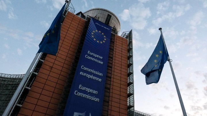 Η Ευρωπαϊκή Επιτροπή απαγορεύει την καταστροφή απούλητων ρούχων και παπουτσιών από 19 Ιουλίου