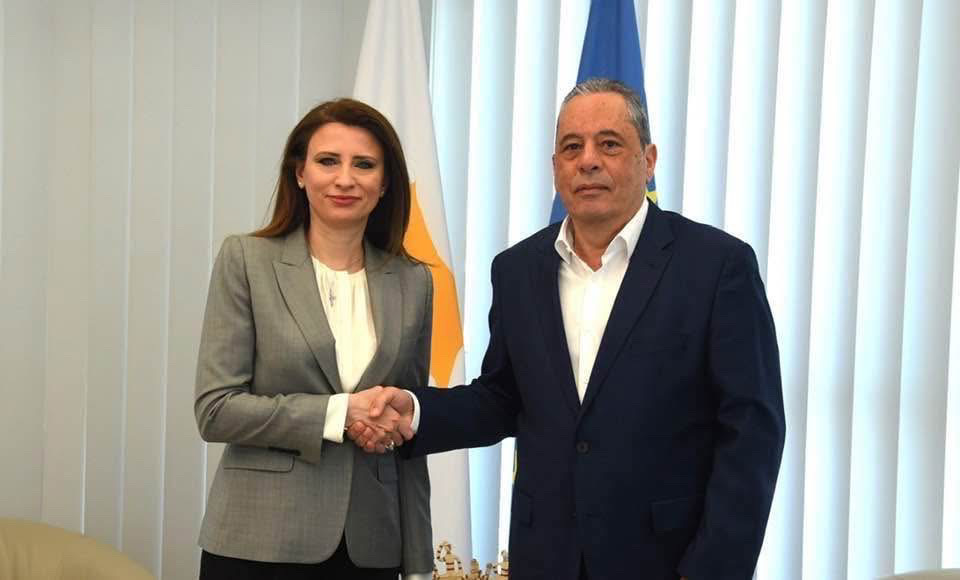 Συνάντηση Νίνας Κασιμάτη με τον Υπουργό Άμυνας Κύπρου στη Λευκωσία