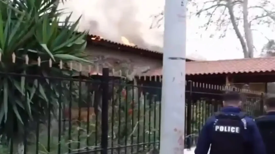 φωτιά εκκλησία Λιοσίων στέγη κατάρρευση