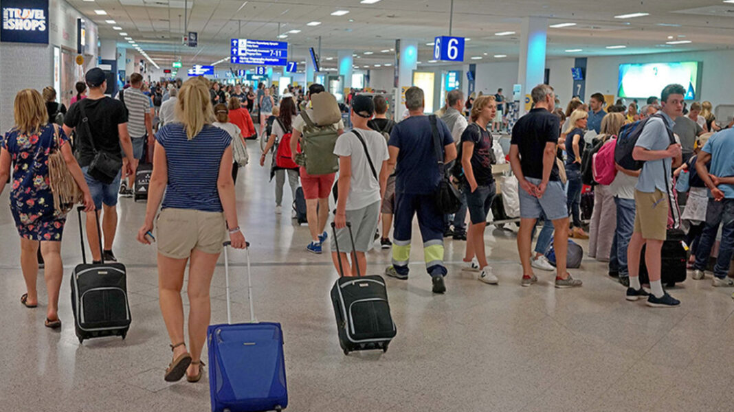 τουρισμός Ελλάδα καλοκαίρι παραλίες επισκέπτες
