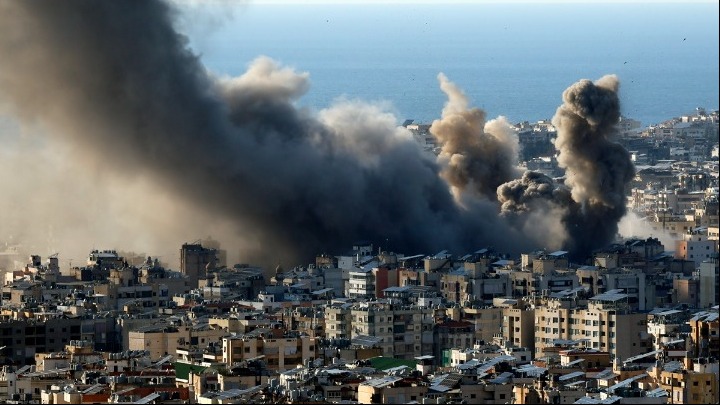 Ισραηλινά πλήγματα σε Τεχεράνη και Βηρυτό – καπνός πάνω από τη Βηρυτό