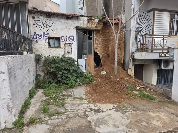 κατάρρευση κτιρίου Νίκαια Γρηγορίου Λαμπράκη