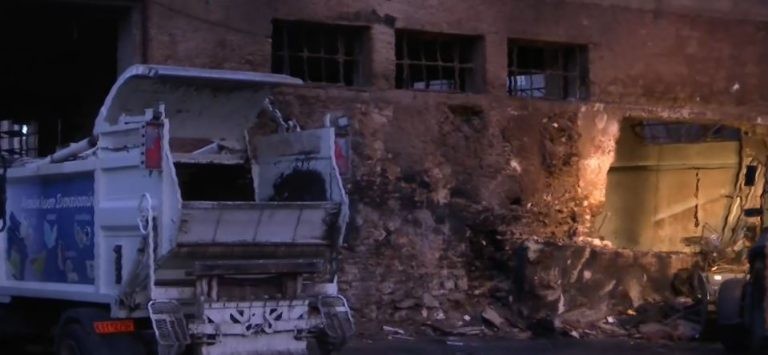 φωτιά αμαξοστάσιο Πειραιάς απορριμματοφόρα