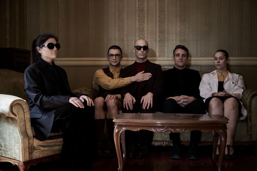 Παρείσακτος Δημοτικό Θέατρο Πειραιά