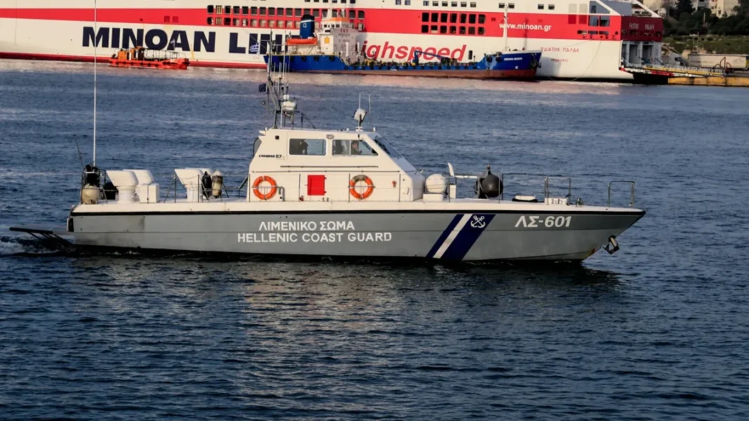 αυτοκίνητο έπεσε λιμάνι Πειραιά